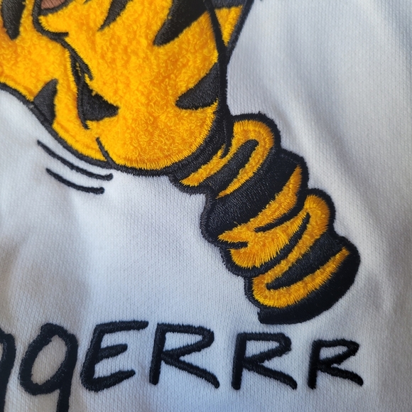 VTG RARE 90's Disney Mickey White Sweater Embroidered Jumping Tiger XXL Unisex - Picture 8 of 14
